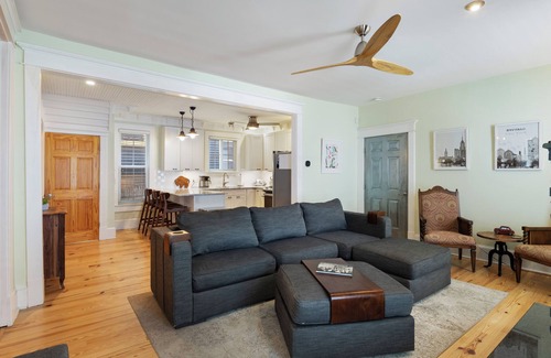 Downtown Buffalo House | Luxury 2 Bedroom 1.5 Bath Town Home/Walk to Elmwood/Garage/EV Charger/AC