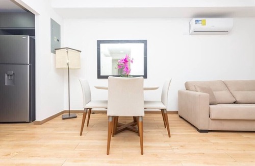 Marbella Apartment | Luxury 2 bedroom apt free parking