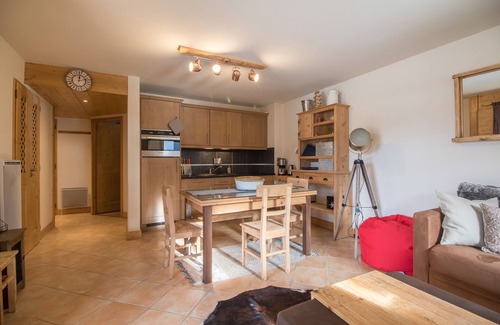 Samoens Apartment | Luxury 2-bedroom Apartment & Residents’ Pool, Samoëns, Grand Massif