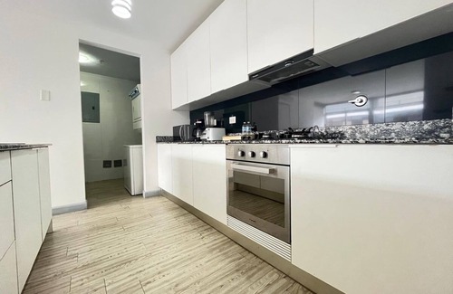 San Francisco Apartment | Luxury 2 bedroom apt free parking and Pool