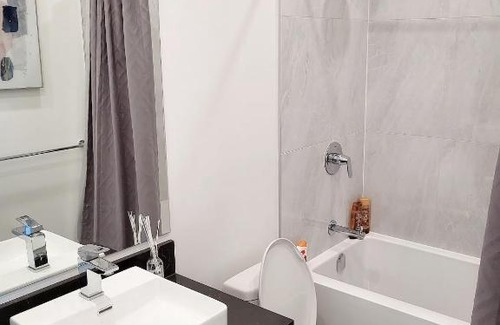 Burnaby Apartment | Luxury 2 bedroom condo