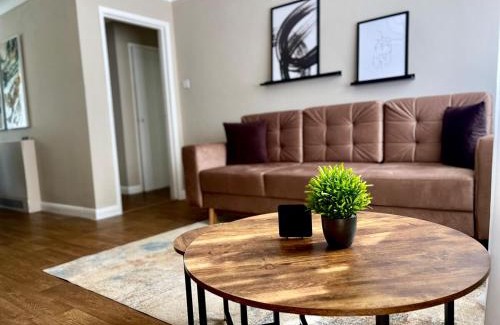 Aldborough Apartment | Luxury 2 Bedroom Norfolk Retreat-Private Hot Tub