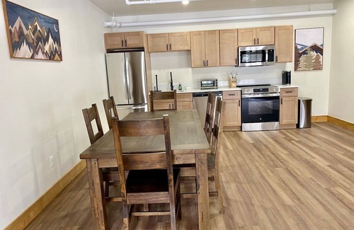 Wilmington House | Luxury 2 Bedroom Townhome 103