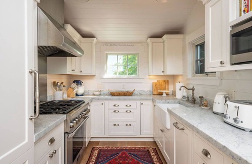 Cape Porpoise House | Luxury 2 Bedroom, 2.5 Bathroom minutes from Dock Square/Goose Rocks Beach.