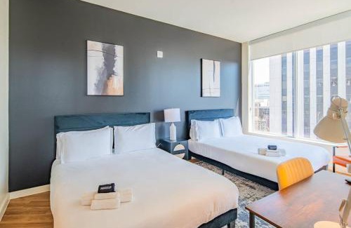 Downtown Phoenix Apartment | Luxury 28th Floor High Rise, Gym, Parking, Pool, Golf