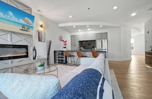 Cornelius Condo | Luxury 2Bed w/Amazing Views