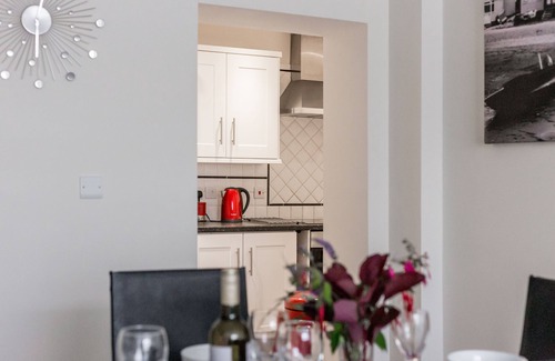 Boscombe Apartment | Luxury 2BR apartment 500m from beach and close proximity to New Forest
