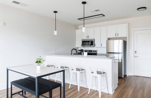Glen Iris Apartment | 🏙 Luxury 2BR Condo | Steps from UAB Campus 5b
