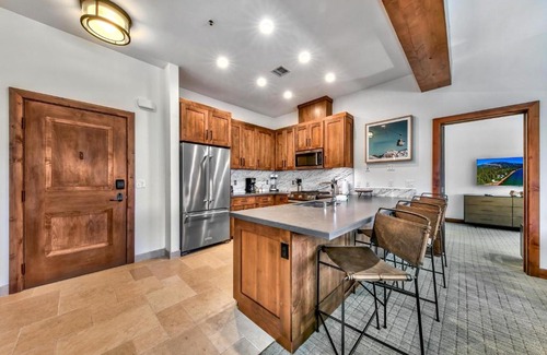 Lakeside Park Apartment | Luxury 2Br Residence steps from Heavenly Village & Gondola condo