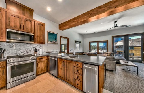 Lakeside Park Apartment | Luxury 2Br Residence steps from Heavenly Village & Gondola condo