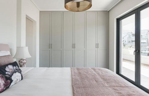 Glyfada Apartment | Luxury 3-BD condo with 80sqm balcony in Glifada