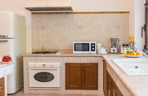 Fasano Villa | Luxury 3 Bed Villa Heated Pool, Seaviews, AirCon, Fast Wi-Fi,Near Historic Towns
