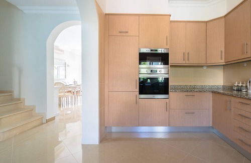 Lagos House | Luxury 3 bed Villa perfect location, stunning views . Pool, fibre , air con