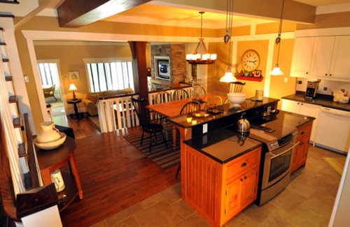 Baysville Villa | Luxury 3 Bedroom, 3 Bathroom Villa on Lake of Bays