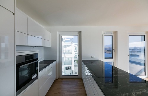 Grinzing Apartment | LUXURY 3 BEDROOM BEACH HOME WITH BREATHTAKING VIEWS IN VIENNA'S DREAM LOCATION