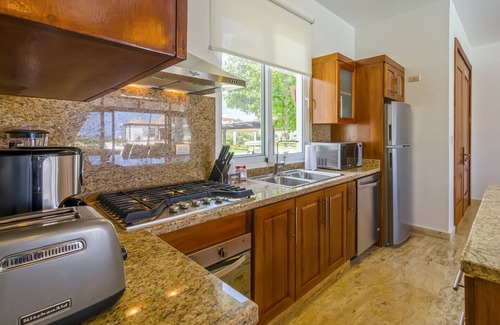 La Esplanada House | Luxury 3 bedroom villa on second line