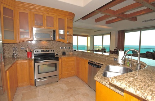 Las Conchas Condo | Luxury 3 BR/3.5 BA-Tessoro/Gorgeous/Views/Beachfront - Sleeps 8 - 2345 Sq Ft.
