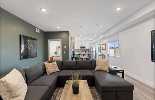 Center City Apartment | Luxury 3B, 2Ba in Heart of Philly