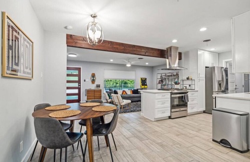 University Hills House | Luxury 3bd/2ba University Hills!