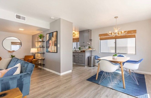 The Strand Apartment | Luxury 3BR Townhouse in Downtown Manhattan Beach
