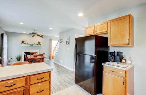 Baltimore House | Luxury 4 bed King Suite! Mins to Towson!