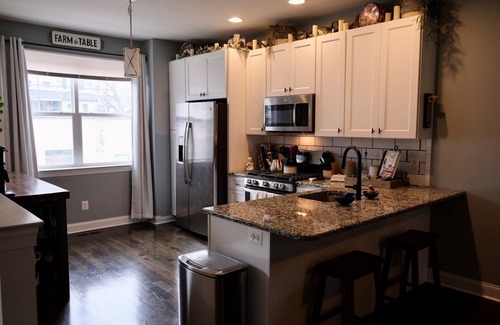 West Conshohocken House | Luxury 4 BR Townhouse w/Parking
