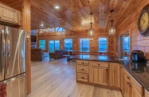 Waynesville House | Luxury 4200 Sqft Log Cabin on 50 Acres Sleeps 16