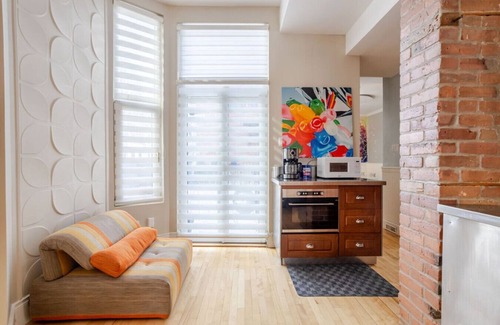 Shaughnessy Village House | Luxury 4BR/3BA Villa | Perfect for Groups