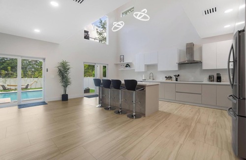 Biscayne Park House | Luxury 4BR Retreat w/Heated Pool + Free Car Rental – Near Miami & Beaches