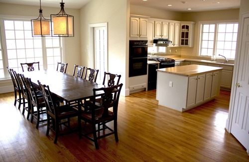 Charlottesville House | Luxury 5-Bed Charlottesville Home Close to Farmington Country Club