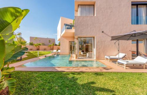 Tassoultante Villa | Luxury 5-Star Villa - Games & Activities - 15 min to Center