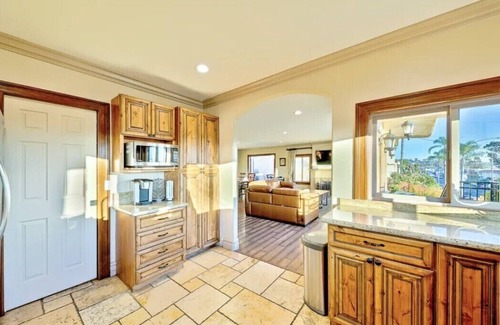 Mission Hills House | Luxury 5BD/4BA Mission Hills/Stunning Rooftop + Skyline Views