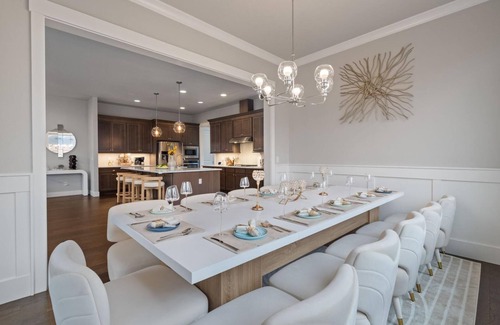 Bethany House | Luxury 5BD 4BT Home, 15min to DT Portland, Game Room, NatureTrails, Free Parking