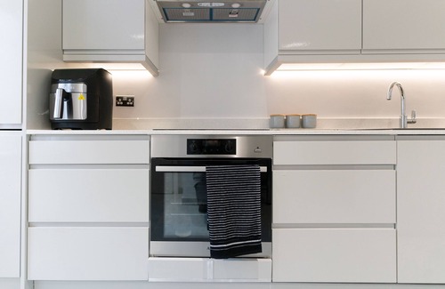 Island Gardens House | Luxury 5BD Guesthouse