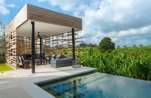 Babakan Villa | Luxury 5BR Canggu Villa with Private Pool, Rice Fields View & Beach Nearby - The Palm House