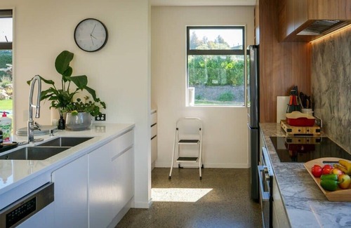Prebbleton House | Luxury 5BR Home Sauna Hot Tubs Parking