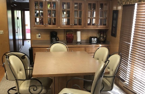 Arkadelphia Boat Rental | Luxury 75ft Houseboat w/ Hot Tub, 30 min from Hot Springs, AR