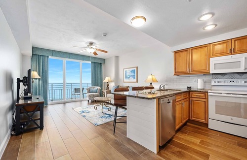 Seabreeze Historic District Condo | Luxury 9th Floor 1 BR Condo Direct Oceanfront Wyndham Ocean Walk Resort Daytona Beach | 903