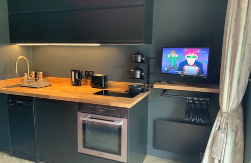 Haringey Apartment | Luxury Alexandra Palace Private Guest Suite