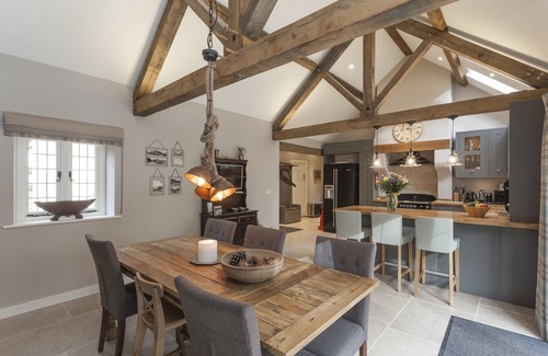 Milton Abbas Cottage | Luxury and Child-friendly Cottage Sleeps 6 in Unique Milton Abbas