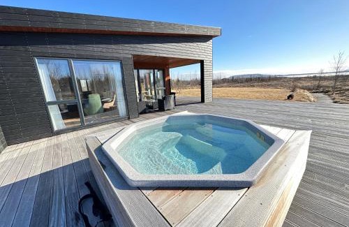 Laugarvatn House | Luxury and Modern Cabin on the Golden Circle