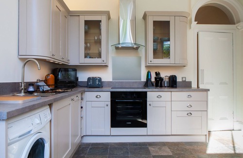Haymarket Apartment | Luxury apartment, city center, Edinburgh