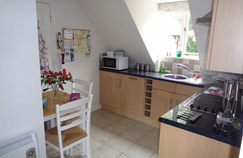 Bridport Apartment | Luxury Apartment close to shops, coast and stunning beaches. Far reaching views