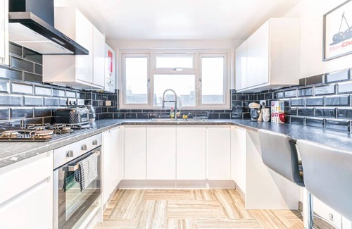 Coventry Apartment | Luxury Apartment in Central with Free Parking