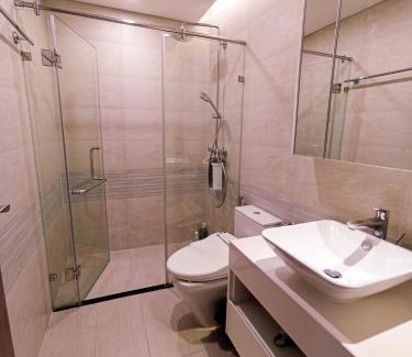 Ngoc Khanh Apartment | Luxury Apartment in Vinhomes Metropolis near Lotte