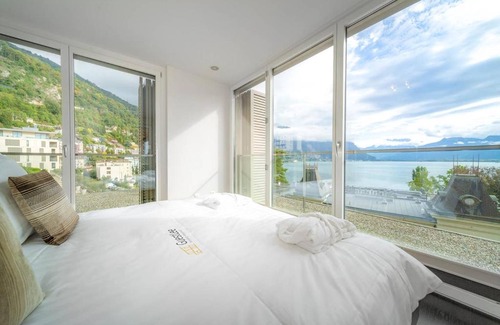 Montreux City Centre Apartment | Luxury Apartment Lake View & Center of Montreux by GuestLee