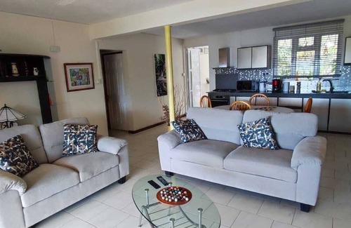 Morcellement Raffray Condo | Luxury Apartment on the beach at Albion.