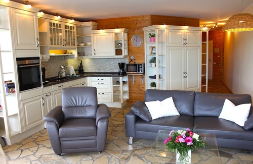 Woltersdorf Apartment | Luxury apartment Schilfgrün 80 sqm at the Berliner See - canoes free - sauna - garden