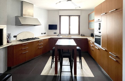 Ponte Valleceppi Apartment | Luxury Apartment, strategic location, about 5 minutes from the historic center.