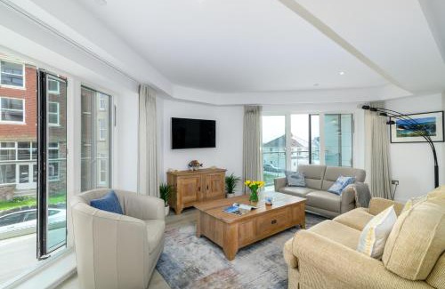 Newquay City Centre Apartment | Luxury Apartment very close to Tolcarne Beach